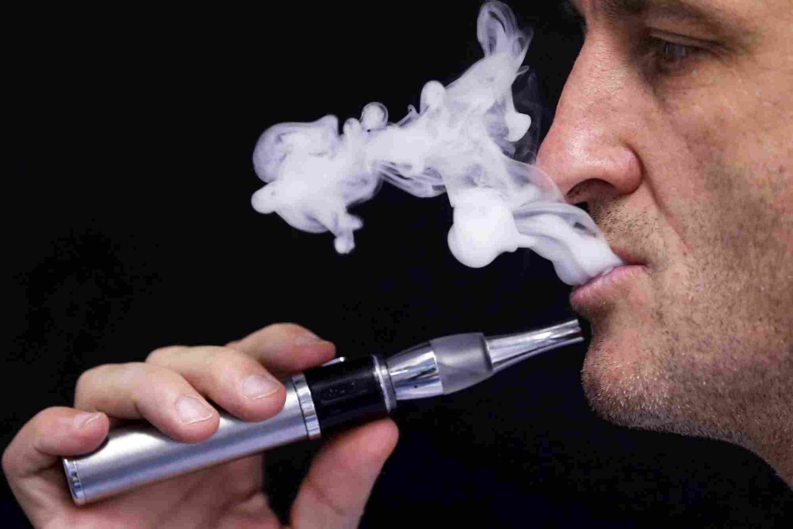 E Cigarette VS Vape
