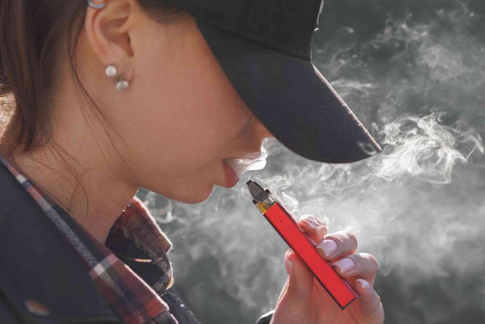 Is Vaping Illegal in Public Places UK as a Path to Safer Nicotine Use
