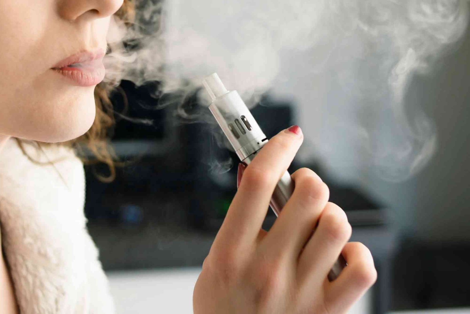 Is it Illegal to Vape on a Plane as a Path to Safer Nicotine Use