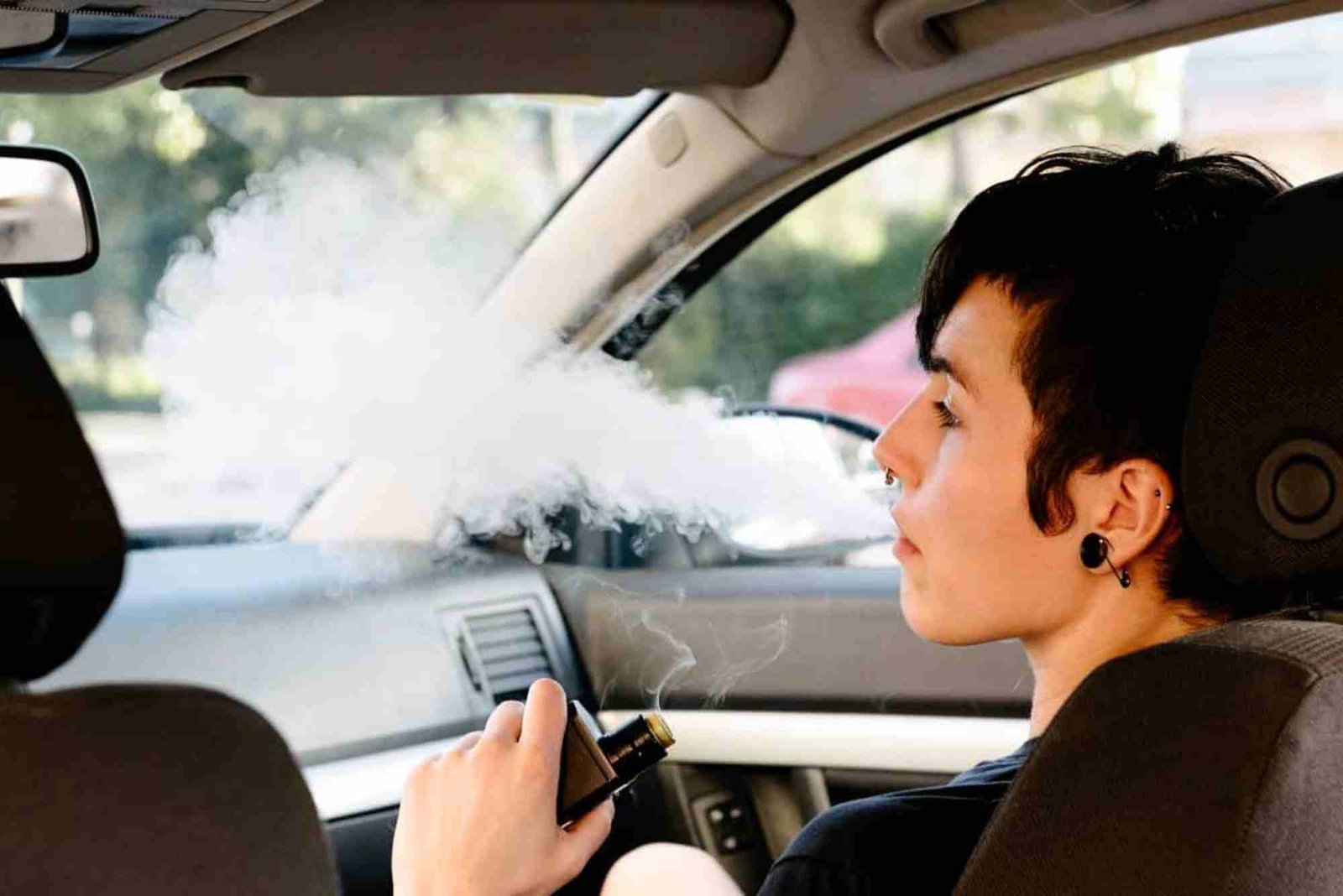 Truth vs Myth: Illegal to Vape in Car Uk in the Vaping World